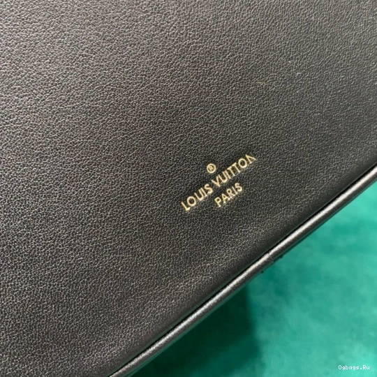 Louis CHAPEAU BOITE PETITE Vuitton 0512
